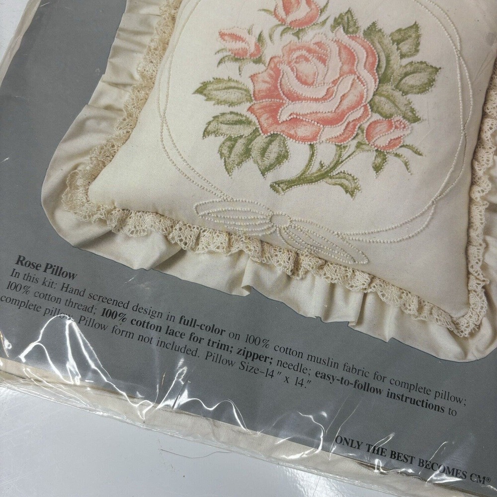 NIP Columbia-Minerva Candlewicking ROSE FLOWER Pillow 14x14 1983 KIT #7534 New - Picture 3 of 5